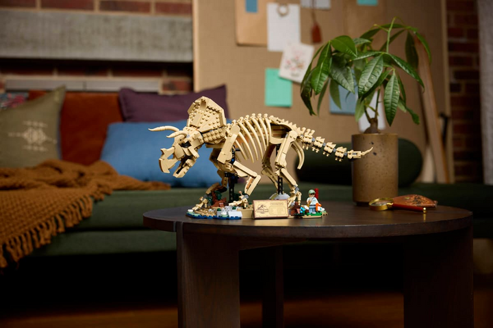 LEGO® Jurassic World™ Dinosaur Fossils: Triceratops 77985