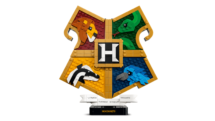 LEGO® Harry Potter™ Hogwarts™ House Crest 76462