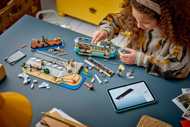 LEGO® City Classic Beach Streetcar 60506