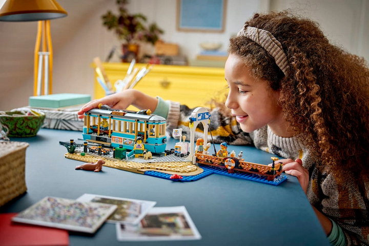 LEGO® City Classic Beach Streetcar 60506