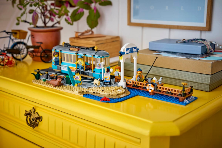 LEGO® City Classic Beach Streetcar 60506