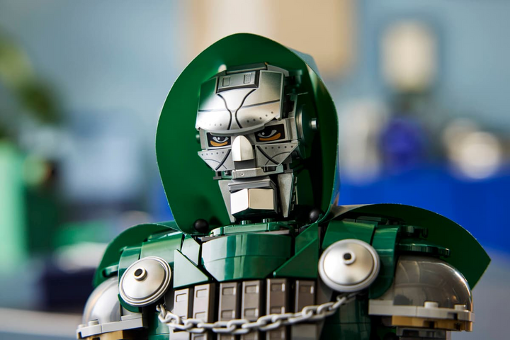 LEGO® Marvel Doctor Doom Bust 76345