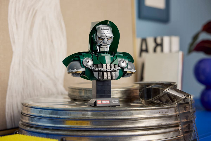 LEGO® Marvel Doctor Doom Bust 76345