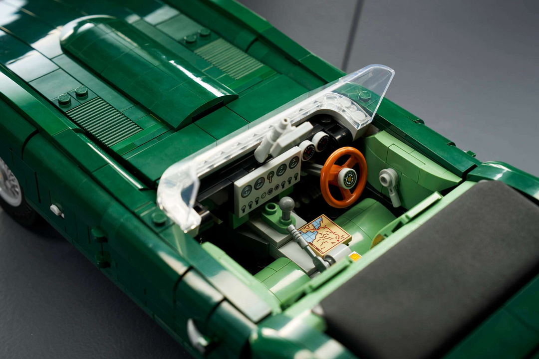 LEGO® Icons Jaguar E-Type 11381