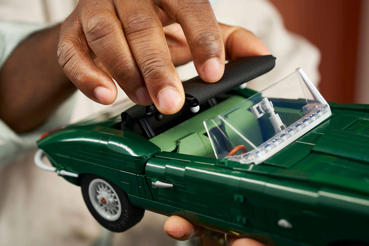 LEGO® Icons Jaguar E-Type 11381