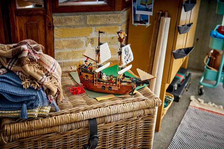LEGO® Creator 3-in-1 Iconic Pirate Ship 31387