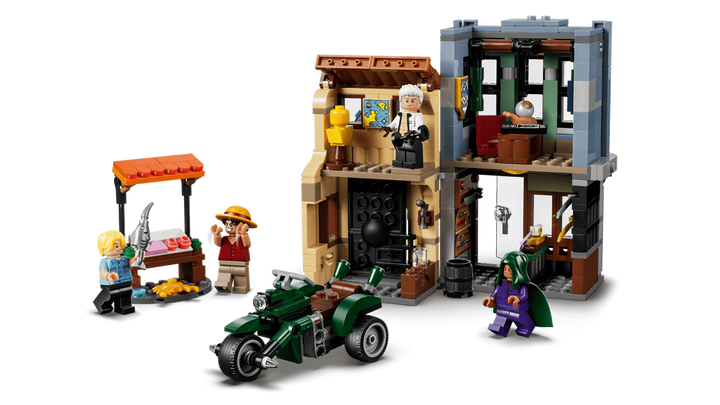 LEGO® One Piece Showdown with Captain Smoker 75642