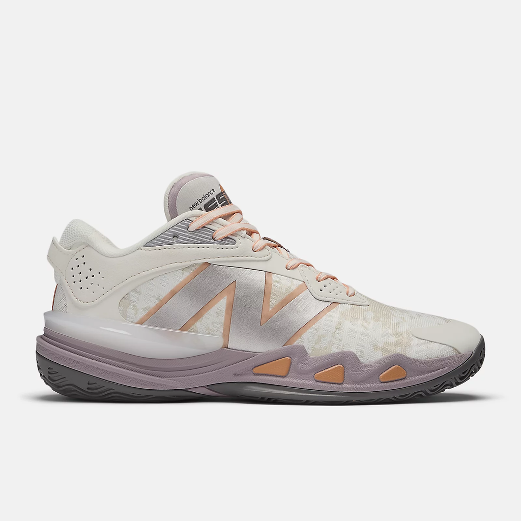美品♥New Balance FuelCell HESI LOW v2　バッシュ ニューバランス バスケットボールシューズ Fuelcell HESI LOW V2
