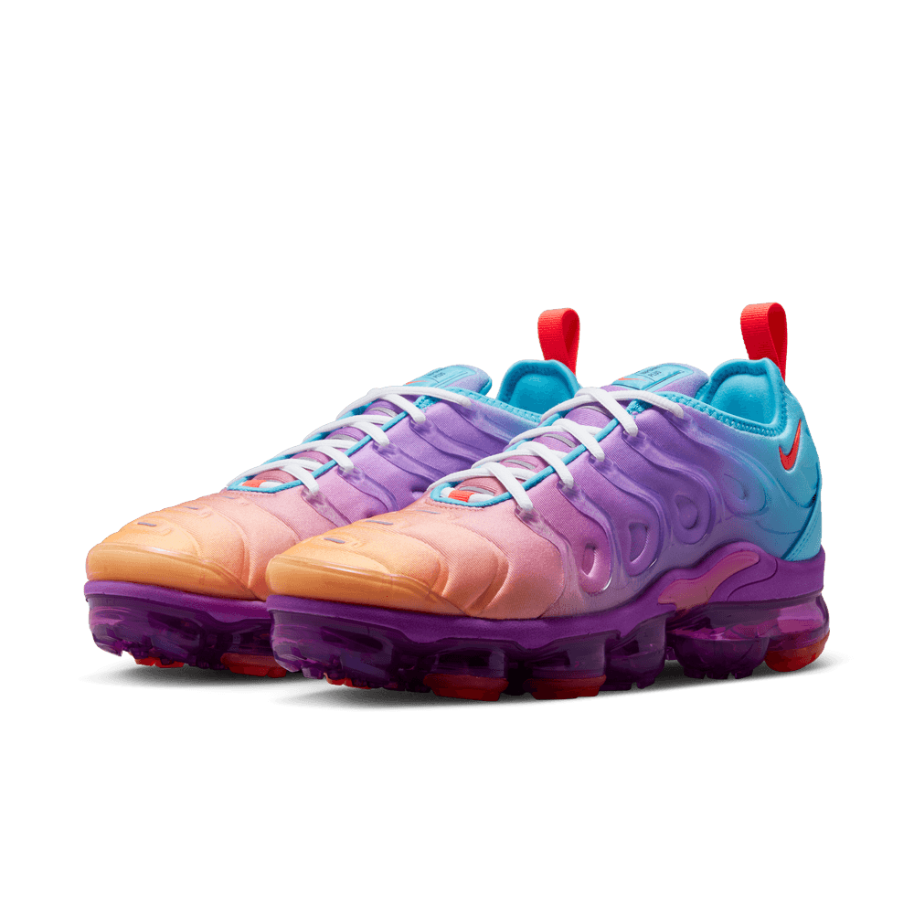 Nike vapormax plus 2025 pink and white